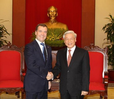 Руководители Вьетнама приняли премьер-министра РФ Дмитрия Медведева - ảnh 1